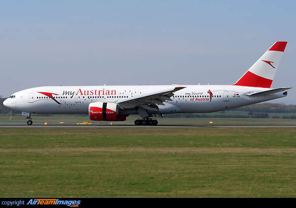 New special "my Sound of Austria" stickers, showing one musical notation line of the "The Blue Danube" waltz (Donauwalzer) composed by Johann Strauss. Applied as part of an advertising campaing launched together with new flights to Los Angeles. Boeing 777-2B8/ER