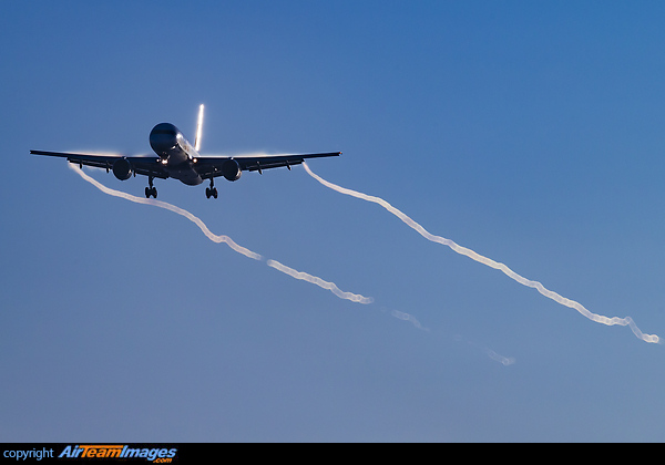 Boeing 757-23A/SF Boeing 757-23A/SF
