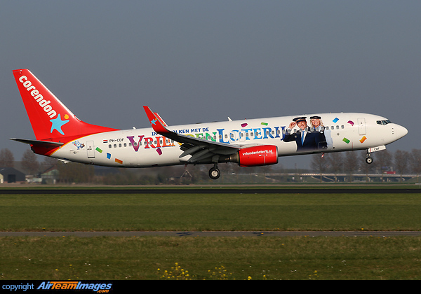 Painted in "VriendenLoterij" special colours. Boeing 737-804