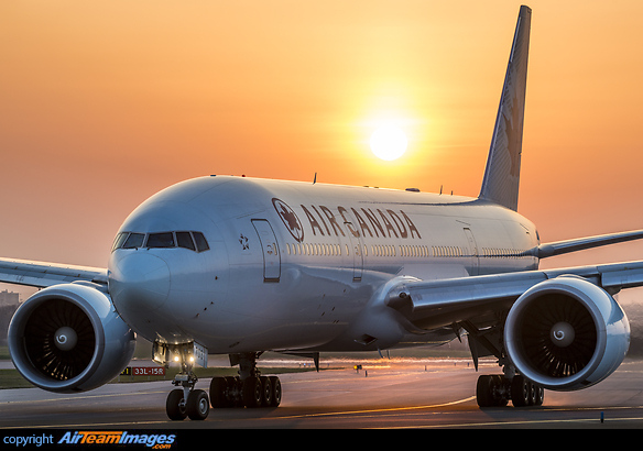 Boeing 777-233/LR Boeing 777-233/LR