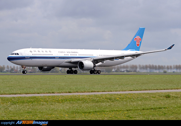 Airbus A330-323 Airbus A330-323