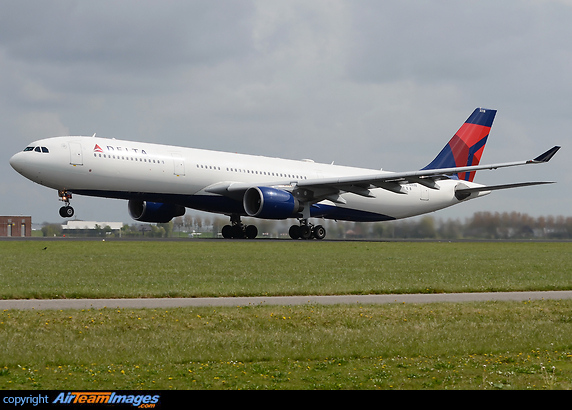 Airbus A330-323 Airbus A330-323