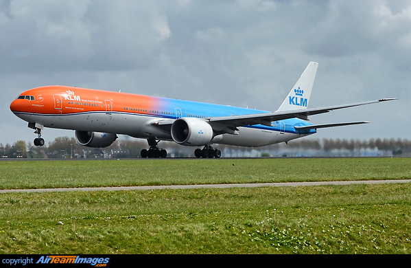 Boeing 777-306/ER Boeing 777-306/ER