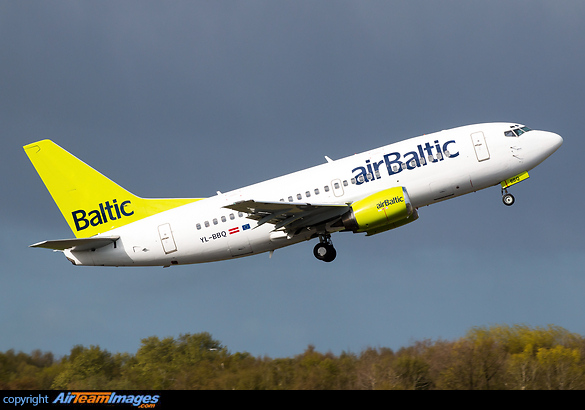 wearing the new colour scheme Boeing 737-522