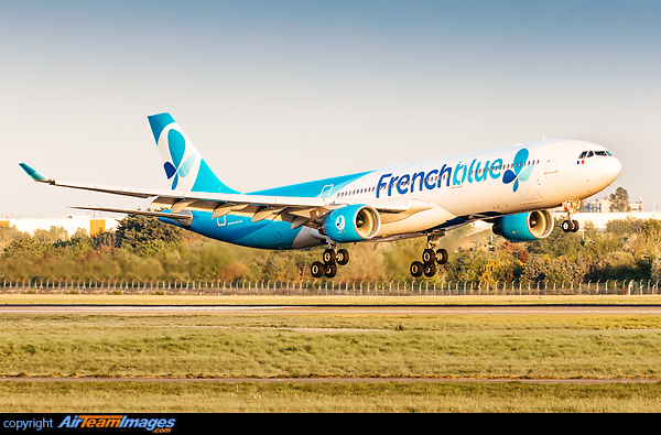 Airbus A330-323 Airbus A330-323