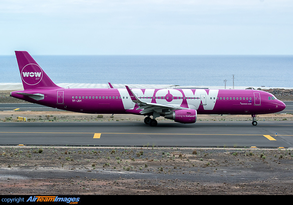 Airbus A321-211 Airbus A321-211
