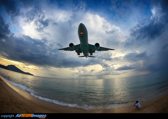 Boeing 777-21B/ER Boeing 777-21B/ER