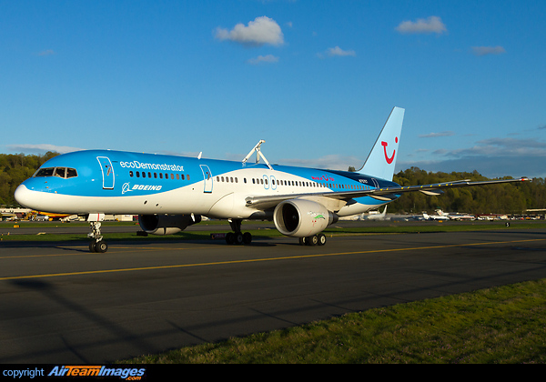 Boeing 757 ecoDemonstrator taxiing in after completing a test flight. Boeing 757-222