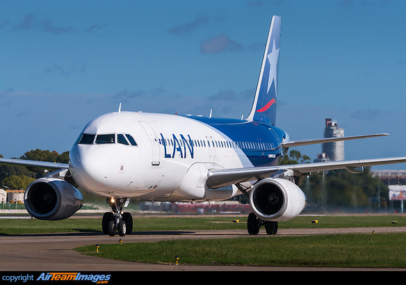 Airbus A320-233 Airbus A320-233