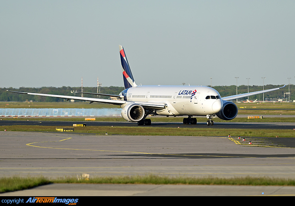 Boeing 787-9 Dreamliner Boeing 787-9 Dreamliner