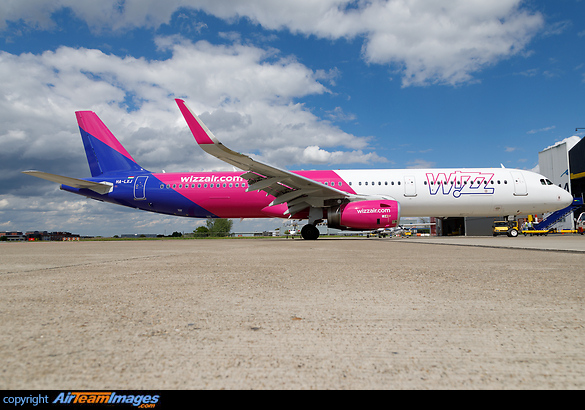 Back in the company's c/s - Paintjob by MaasAviation Maastricht Airbus A321-231