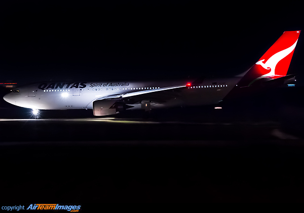 Airbus A330-202 Airbus A330-202
