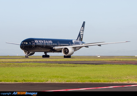 Boeing 777-319/ER Boeing 777-319/ER