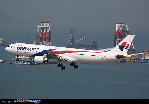 Airbus A330-323 Airbus A330-323