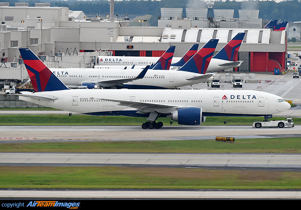 Boeing 777-232/LR Boeing 777-232/LR