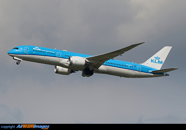 Boeing 787-9 Dreamliner Boeing 787-9 Dreamliner
