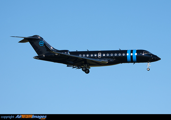 On final for 23L. Bombardier Global 6000