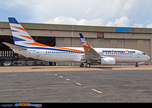 Smartwings latest addition to the fleet caught at East Midlands after recently coming out of Airbourne Colours. Boeing 737-82R