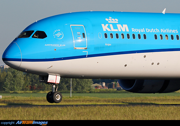 Boeing 787-9 Dreamliner Boeing 787-9 Dreamliner