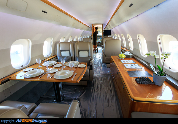 Bombardier Global 5000 M Aqua Aircraft Pictures Photos
