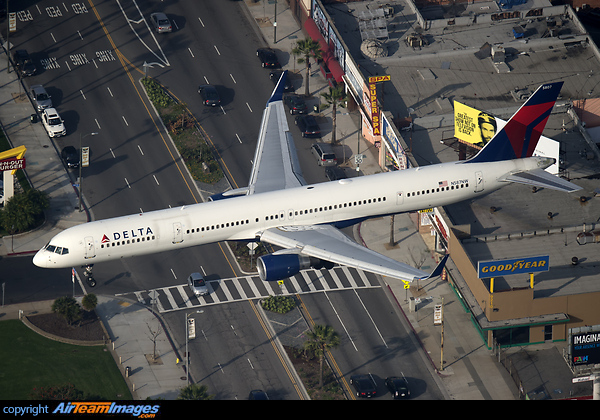 Boeing 757-351 Boeing 757-351