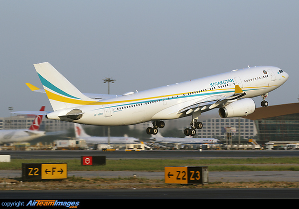 Airbus A330-223 Airbus A330-223