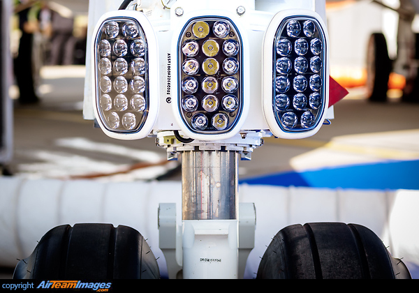 Full LED lights landing gear. Gulfstream G500