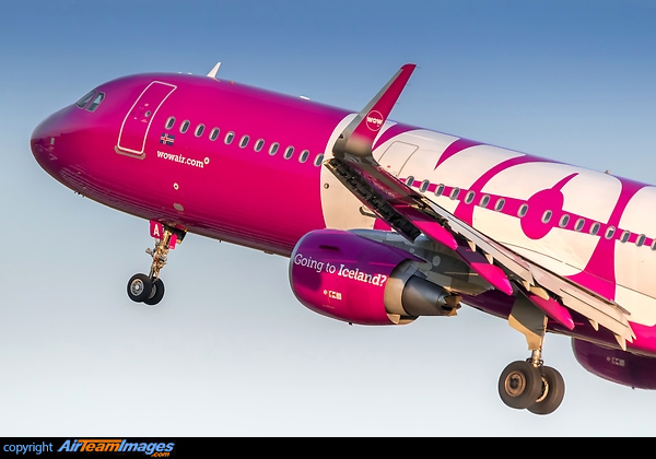 Airbus A321-211 Airbus A321-211