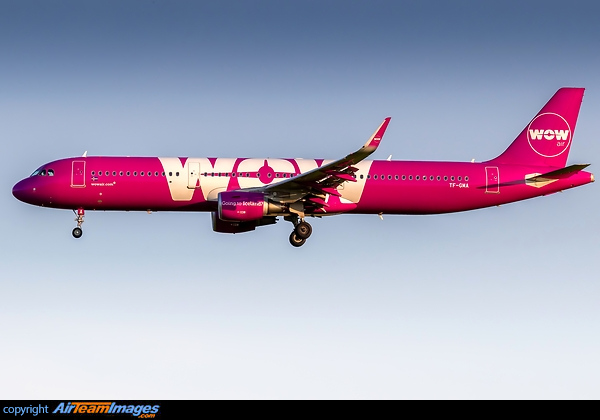Airbus A321-211 Airbus A321-211