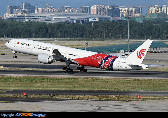 Boeing 777-39L/ER Boeing 777-39L/ER
