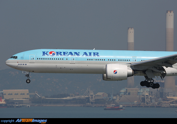 Boeing 777-3B5/ER Boeing 777-3B5/ER