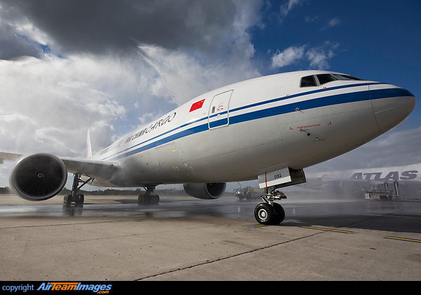 Air China Cargo, a subsidiary of the airline Air China, inaugurates this 7 June a new route between Liege and Asia. It will begin its operations with a weekly flight between Liege and Shanghai using a Boeing 777 (capacity of 100 tons).
Air China Cargo will bring its e-commerce products to Shanghai. For the return, it will carry other goods (milk powder, cosmetics, chocolate, etc.)
An increase in frequencies is not excluded depending on demand Boeing 777-FFT