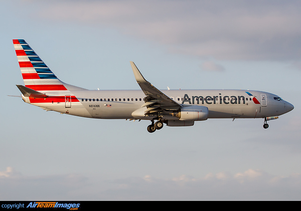 Boeing 737-823 Boeing 737-823