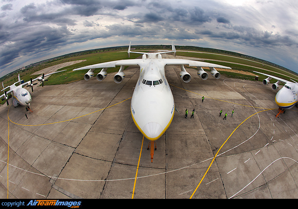Antonov An-225 Mriya Antonov An-225 Mriya