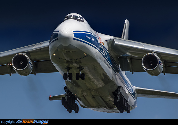 Antonov An-124-100 Ruslan Antonov An-124-100 Ruslan