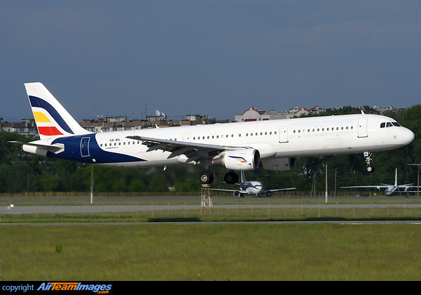 Airbus A321-211 Airbus A321-211