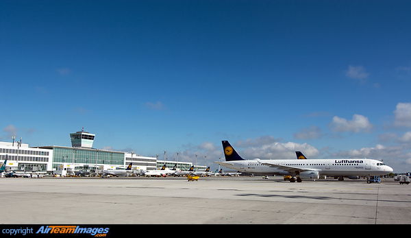 Munich Airport - Terminal 2 Munich Airport - Terminal 2