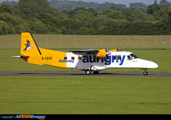 Dorniers are now the mainstay of the ACI-SOU route following the withdrawal of the last Trislander at the end of May 2017. Aurigny Dornier 228-202K