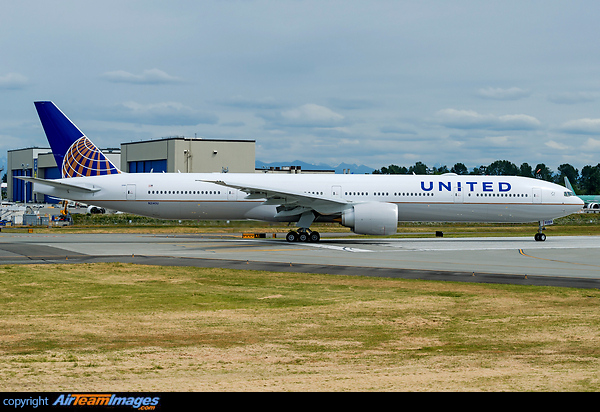 On her delivery flight Boeing 777-322/ER
