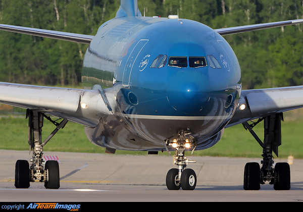 Airbus A330-223 Airbus A330-223