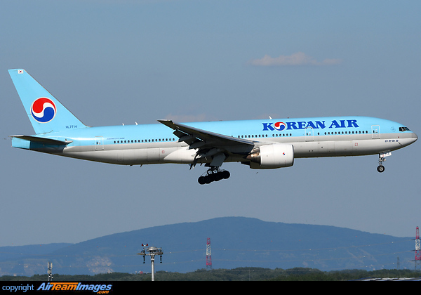 Boeing 777-2B5/ER Boeing 777-2B5/ER