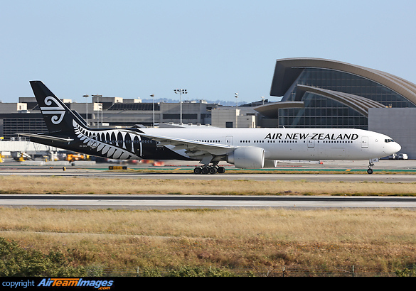 Boeing 777-319/ER Boeing 777-319/ER