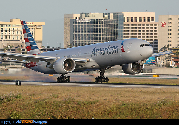 Boeing 777-323/ER Boeing 777-323/ER