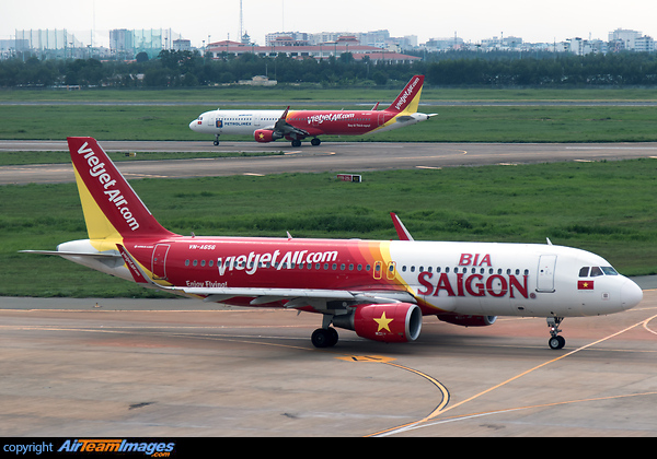 Airbus A320-214 Airbus A320-214