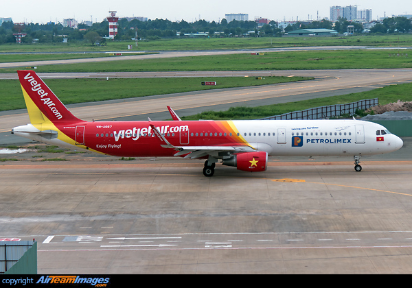 Airbus A321-211 Airbus A321-211