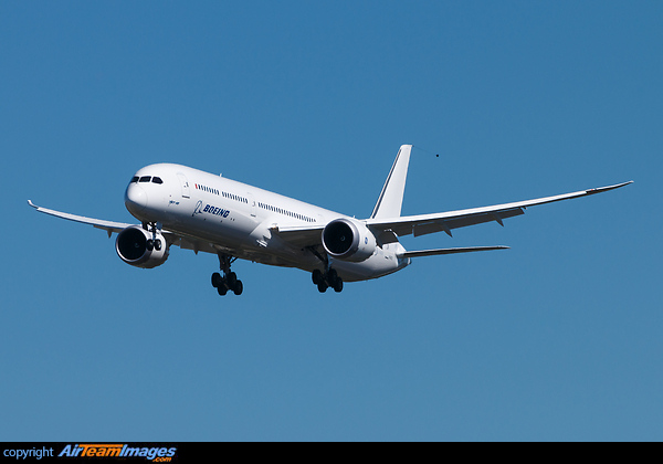 Coming in after a test flight. Boeing 787-10 Dreamliner