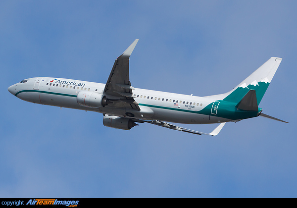American's Reno Air heritage livery Boeing 737-823