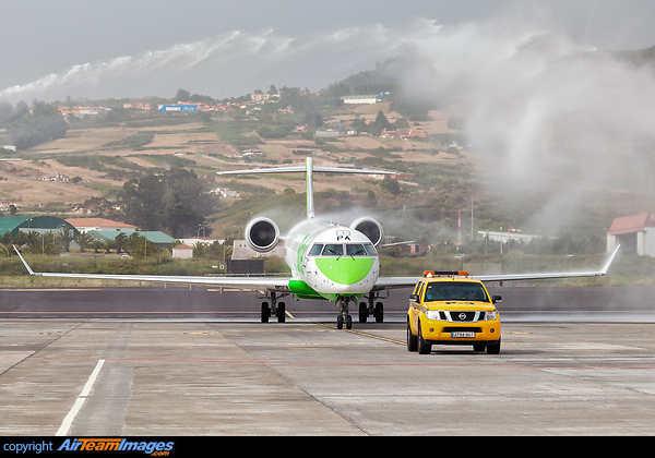 Bombardier CRJ-1000 Bombardier CRJ-1000