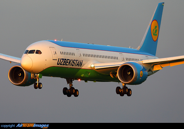 Boeing 787-8 Dreamliner Boeing 787-8 Dreamliner