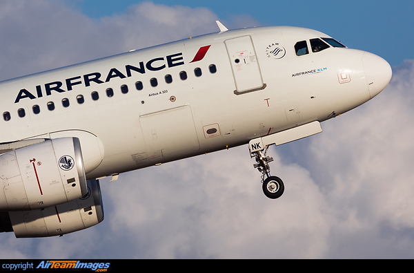 Airbus A320-214 Airbus A320-214